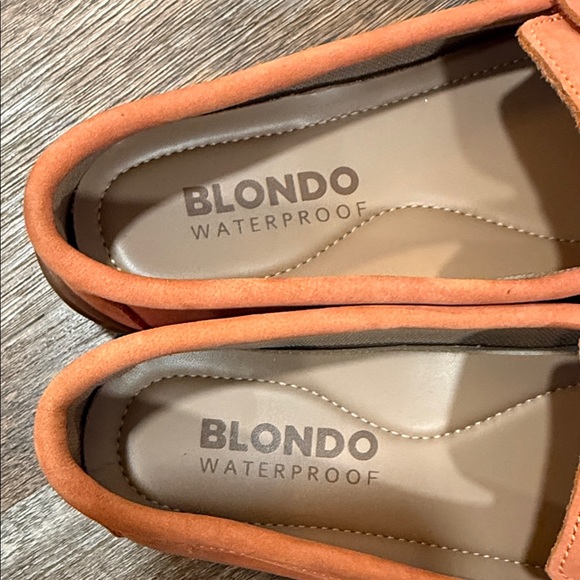 Blondo Women's Shelby Waterproof Leather Orange Flats Size 6 - Picture 3 of 7
